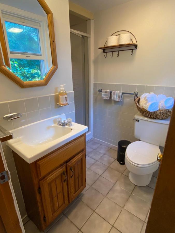 1 Bed Cottage, Partial Waterviews & Water Access Westport Exterior photo