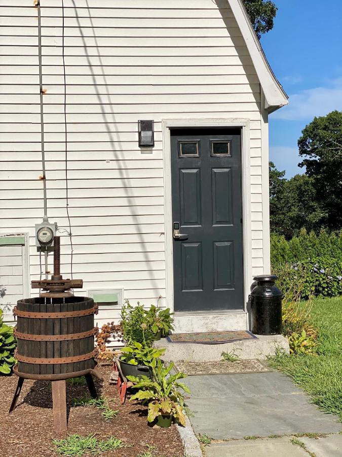 1 Bed Cottage, Partial Waterviews & Water Access Westport Exterior photo